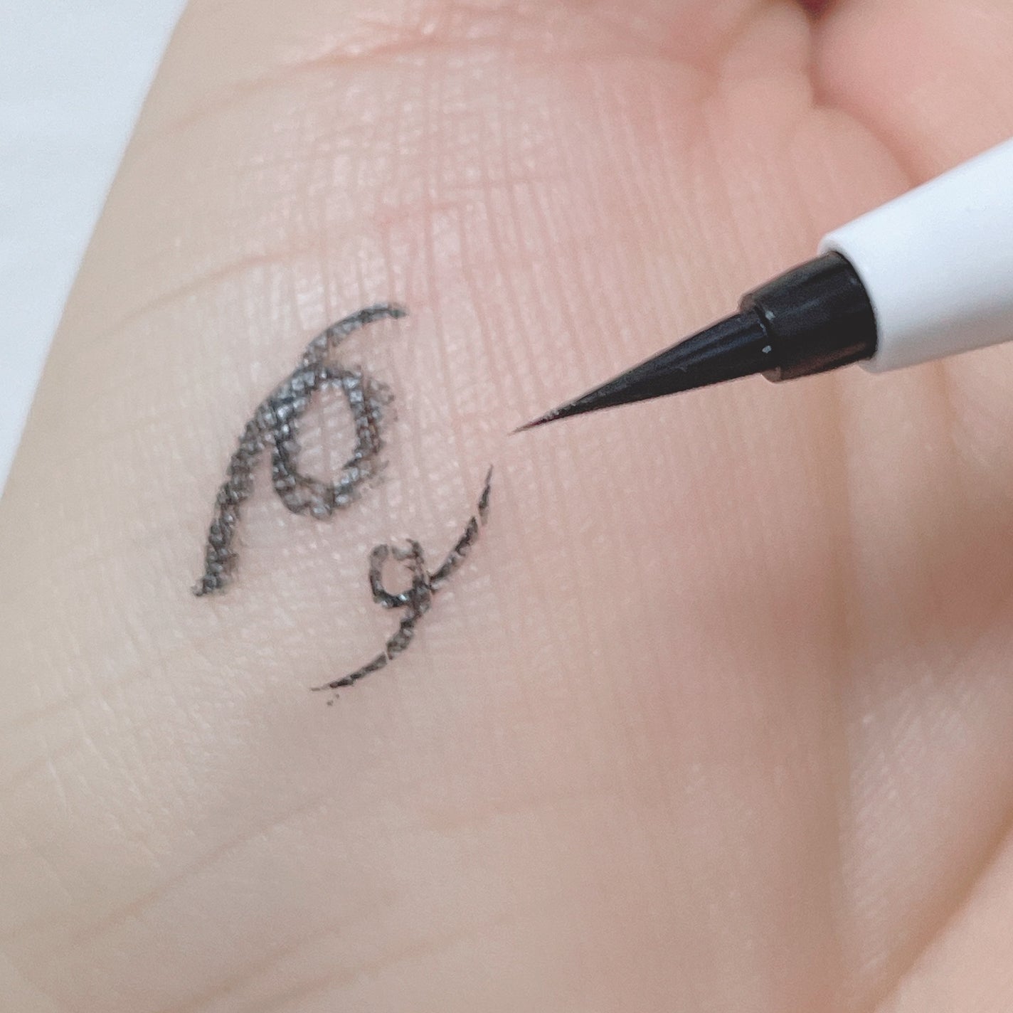 リキッドアイライナー/ルルズコスメティコ/リキッドアイライナーを使ったクチコミ(2枚目)