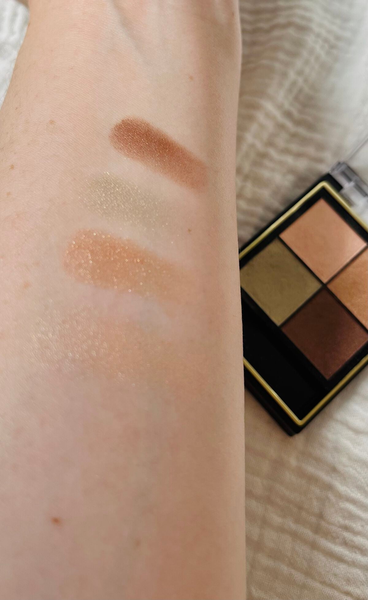 リアルクローズシャドウ/excel/アイシャドウパレットを使ったクチコミ(2枚目)