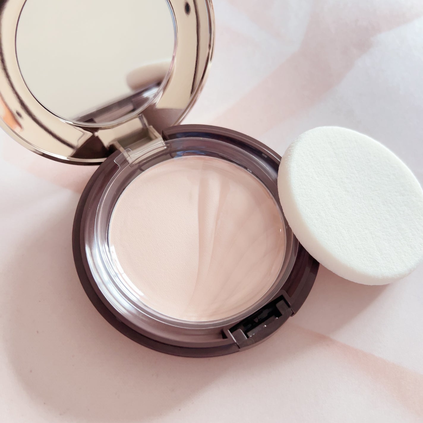 フェイスアップ プレストパウダー SPF23 / PA++/COVERMARK/プレストパウダーを使ったクチコミ(2枚目)