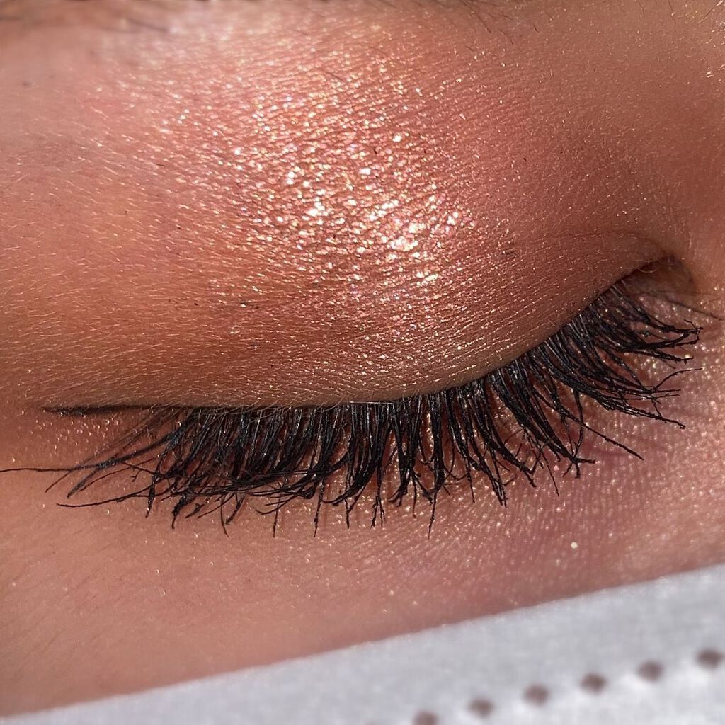 ザ リキッド アイシャドウ　ウルトラスパークル/ADDICTION/リキッドアイシャドウを使ったクチコミ（3枚目）