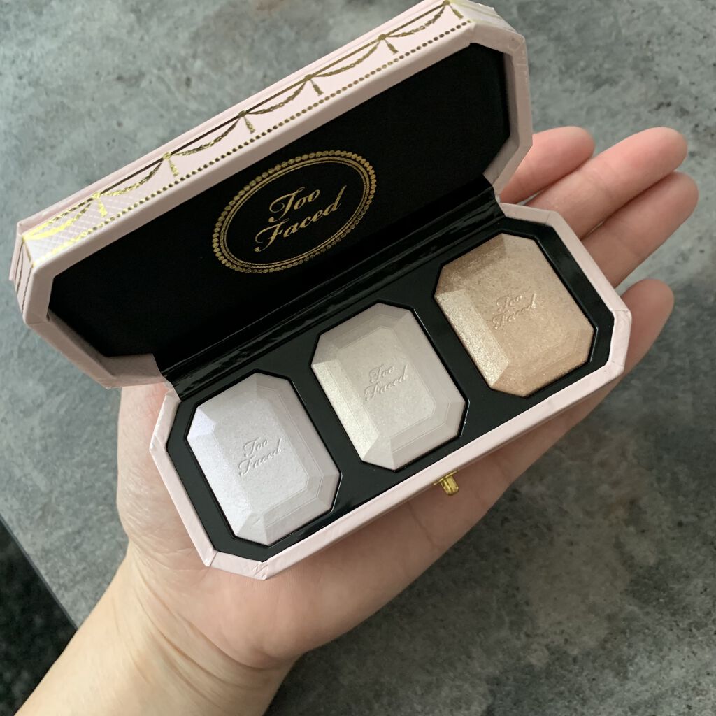 ～ダイヤモンドライト シリーズ～ マルチユース ハイライター トリオ/Too Faced/パウダーハイライトを使ったクチコミ（3枚目）