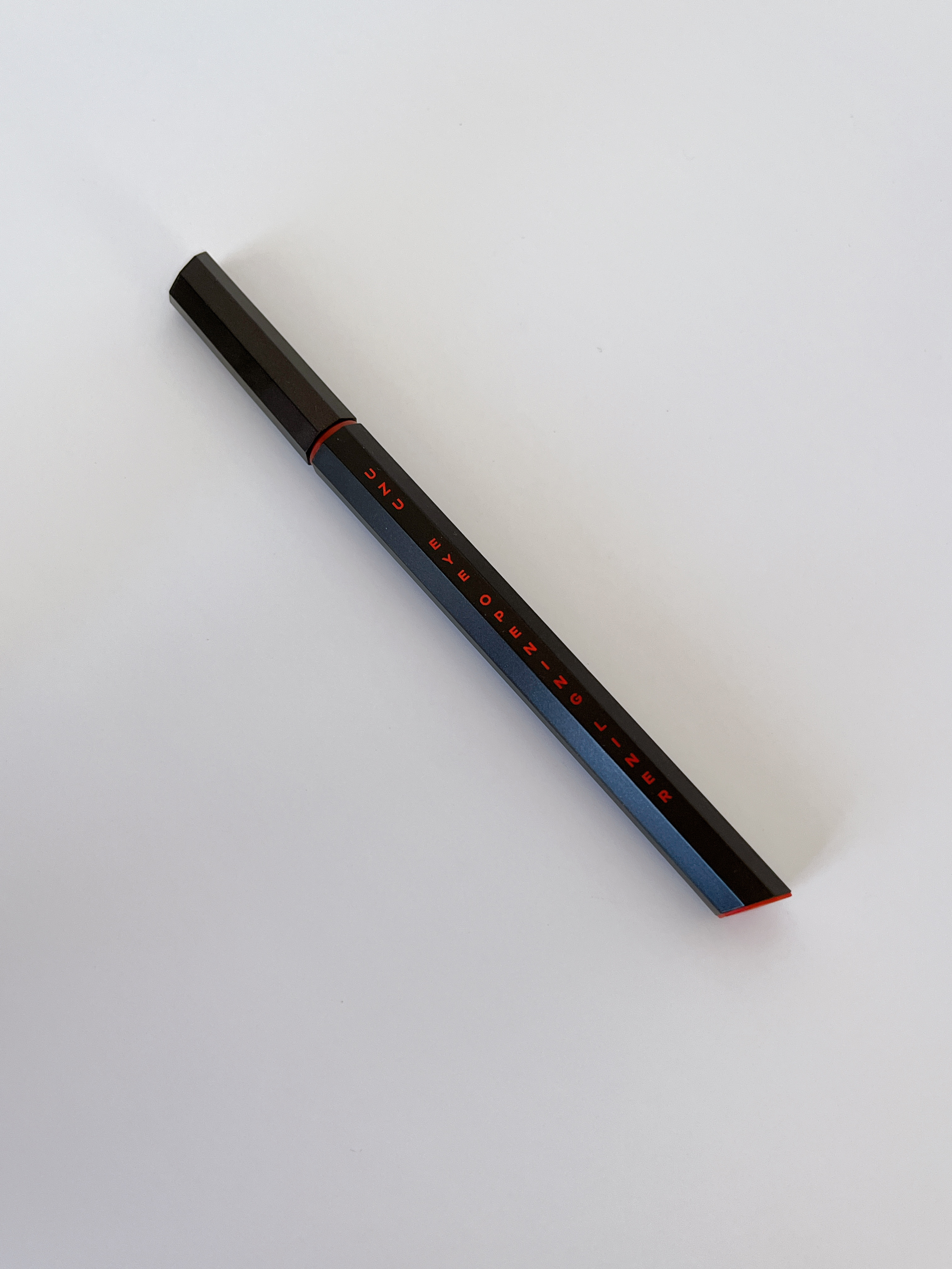 EYE OPENING LINER バーガンディー/UZU BY FLOWFUSHI/アイライナーを使ったクチコミ（2枚目）