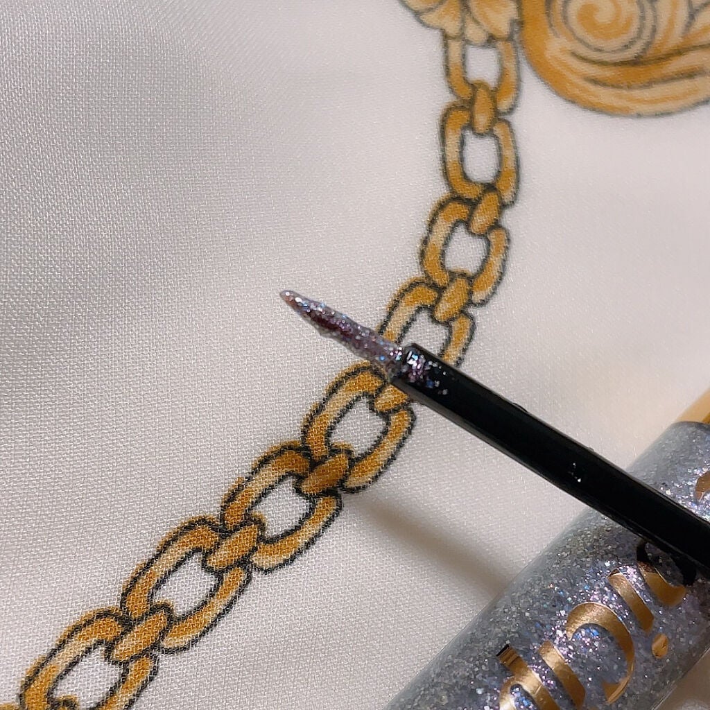 グリッターイルミネーションライナー/CipiCipi/リキッドアイライナーを使ったクチコミ(2枚目)