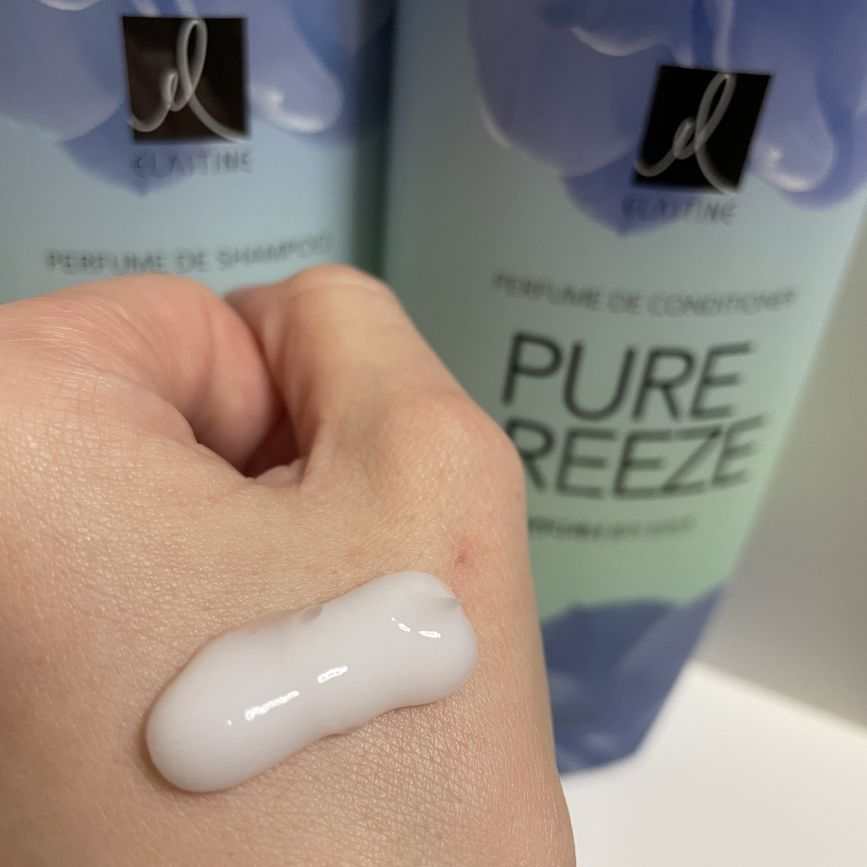 Perfume PURE BREEZE シャンプー／コンディショナー コンディショナー 600ml/ELASTINE/シャンプー・コンディショナーを使ったクチコミ（3枚目）