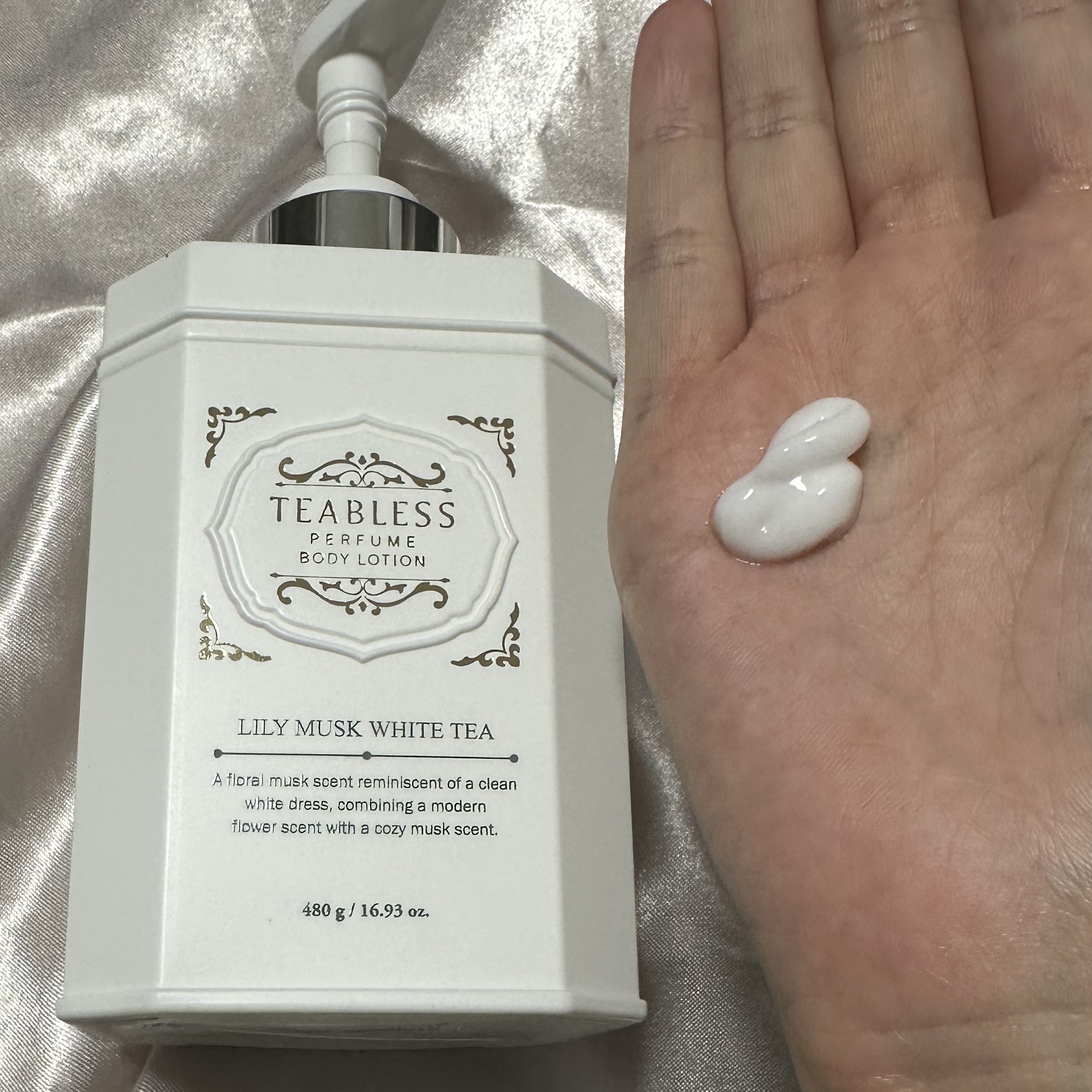 パフュームボディローション リリィムスクホワイトティー/TEABLESS/ボディローションを使ったクチコミ（3枚目）