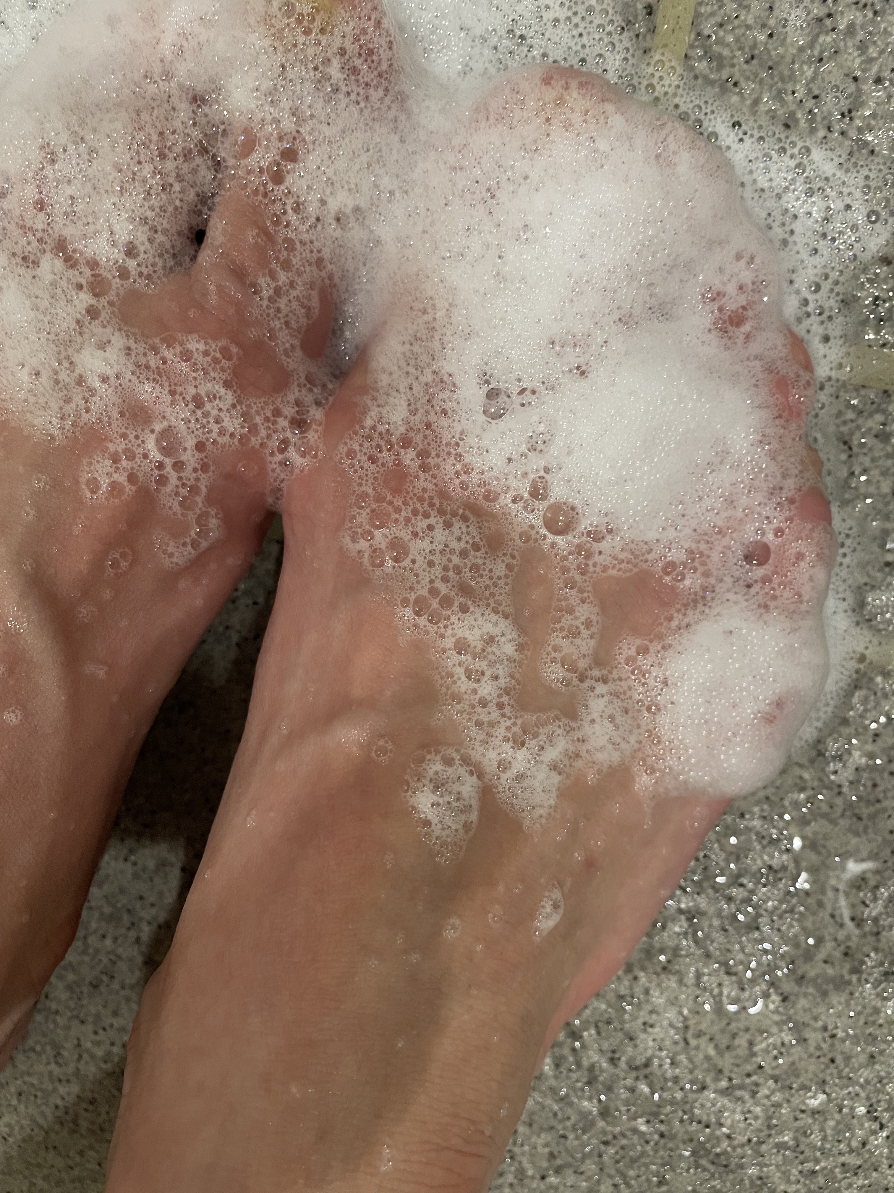 フットメジ ジェット泡 足洗いソープ/フットメジ/レッグ・フットケアを使ったクチコミ（3枚目）