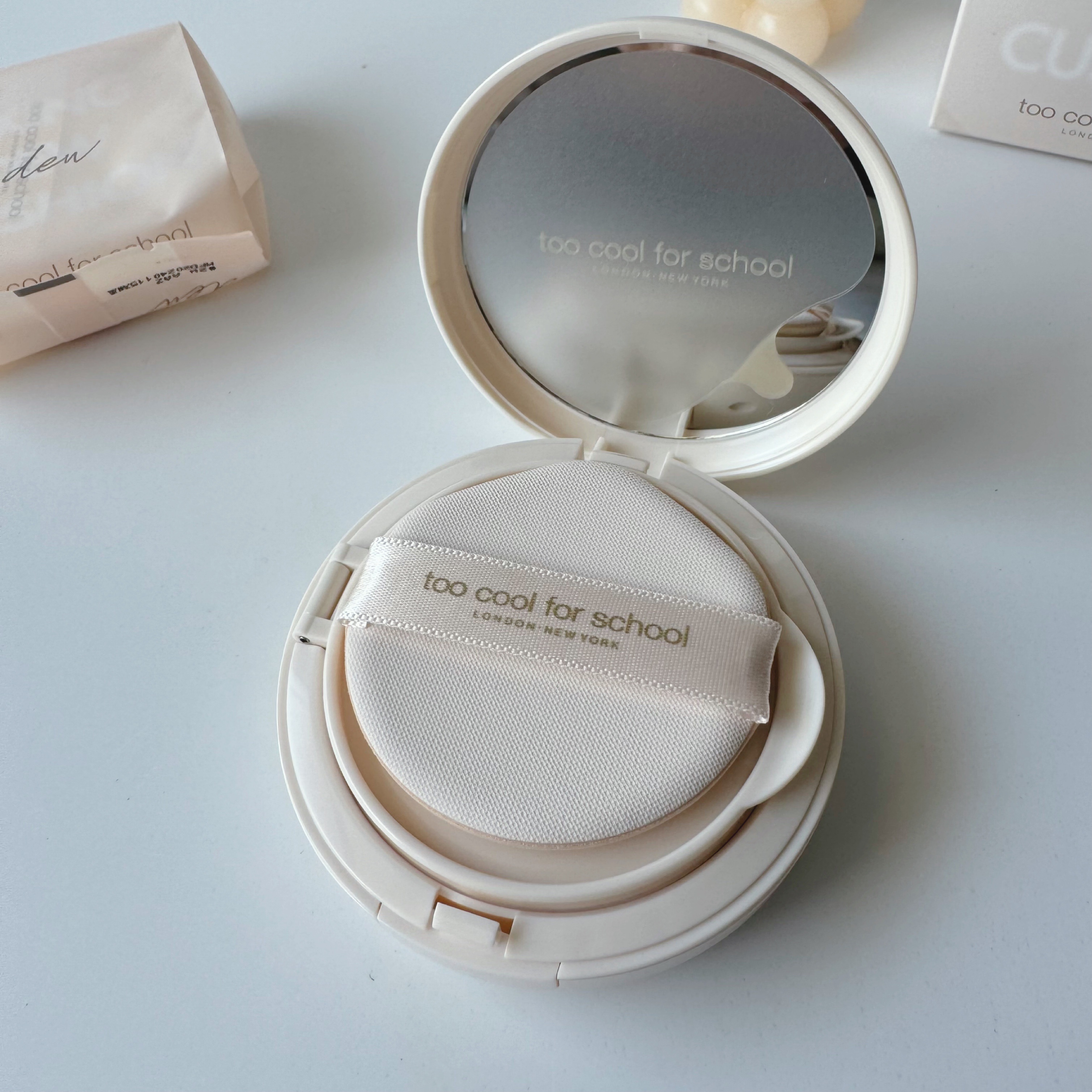 フィクシングヌードクッション #2W ウォームアイボリー/too cool for school/クッションファンデーションを使ったクチコミ（2枚目）