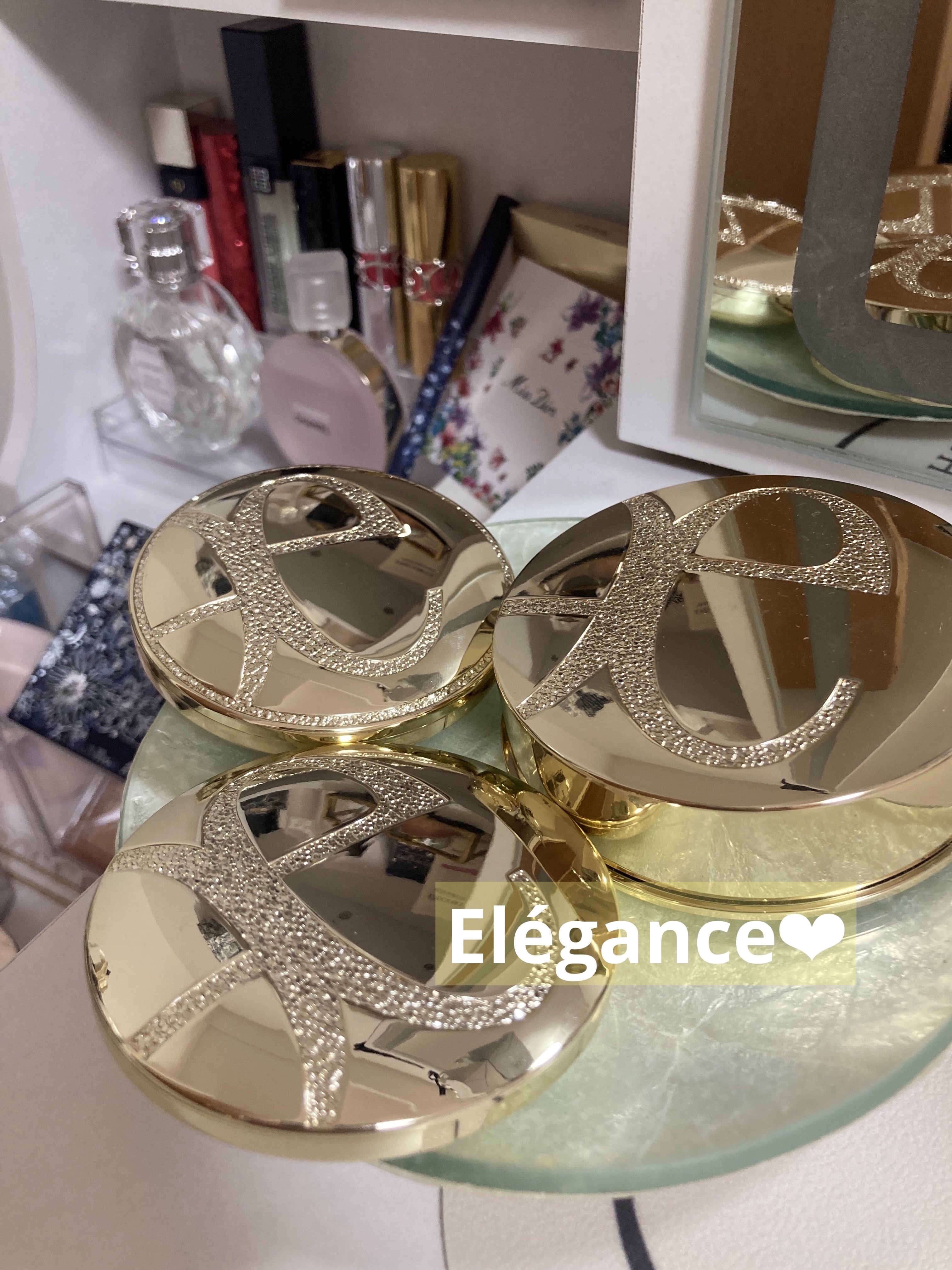 リファイン ヴェルヴェティ ファンデーション/Elégance/パウダーファンデーションを使ったクチコミ（1枚目）