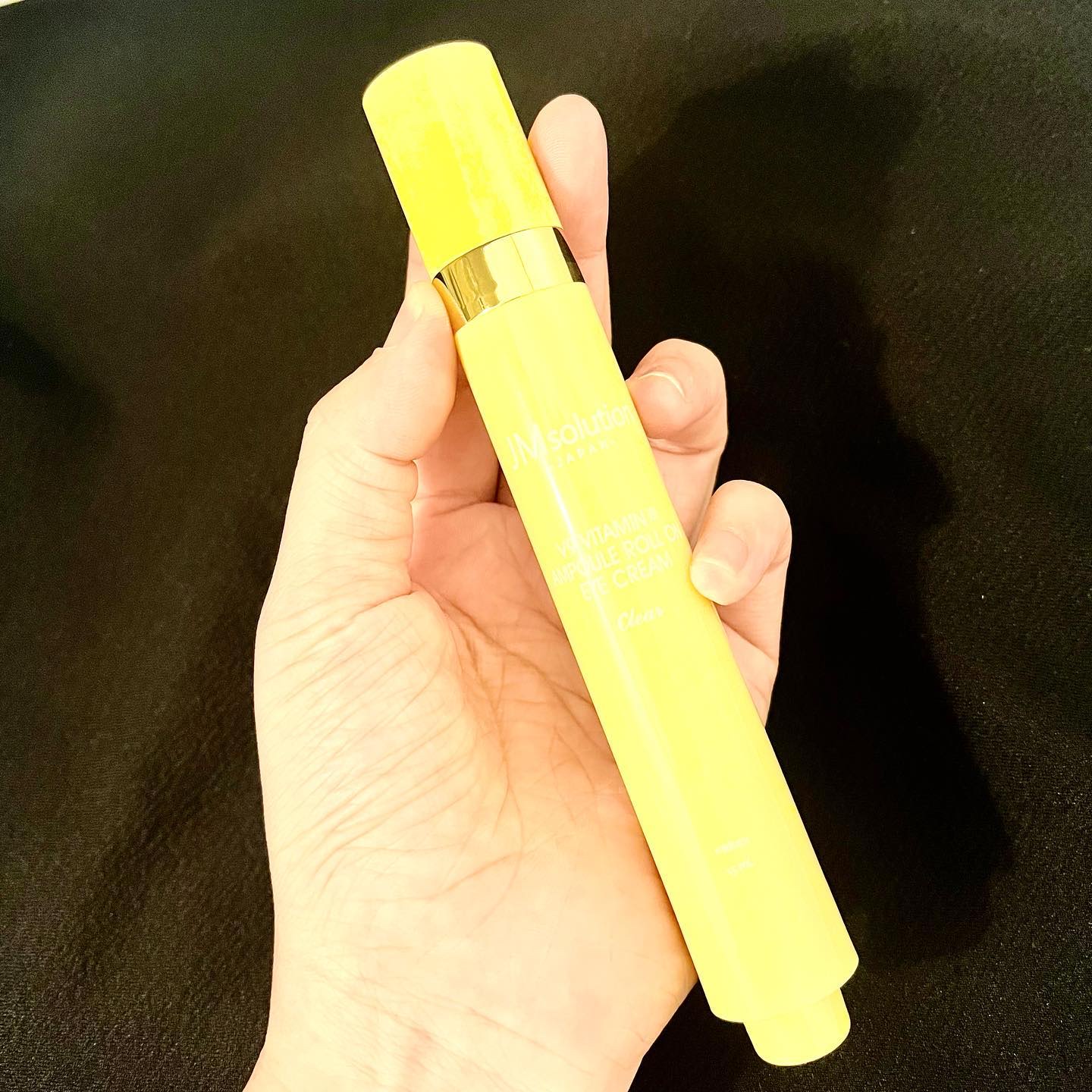 V9ビタミンアンプルロールオンアイクリームクリア/JMsolution/アイケア・アイクリームを使ったクチコミ（2枚目）