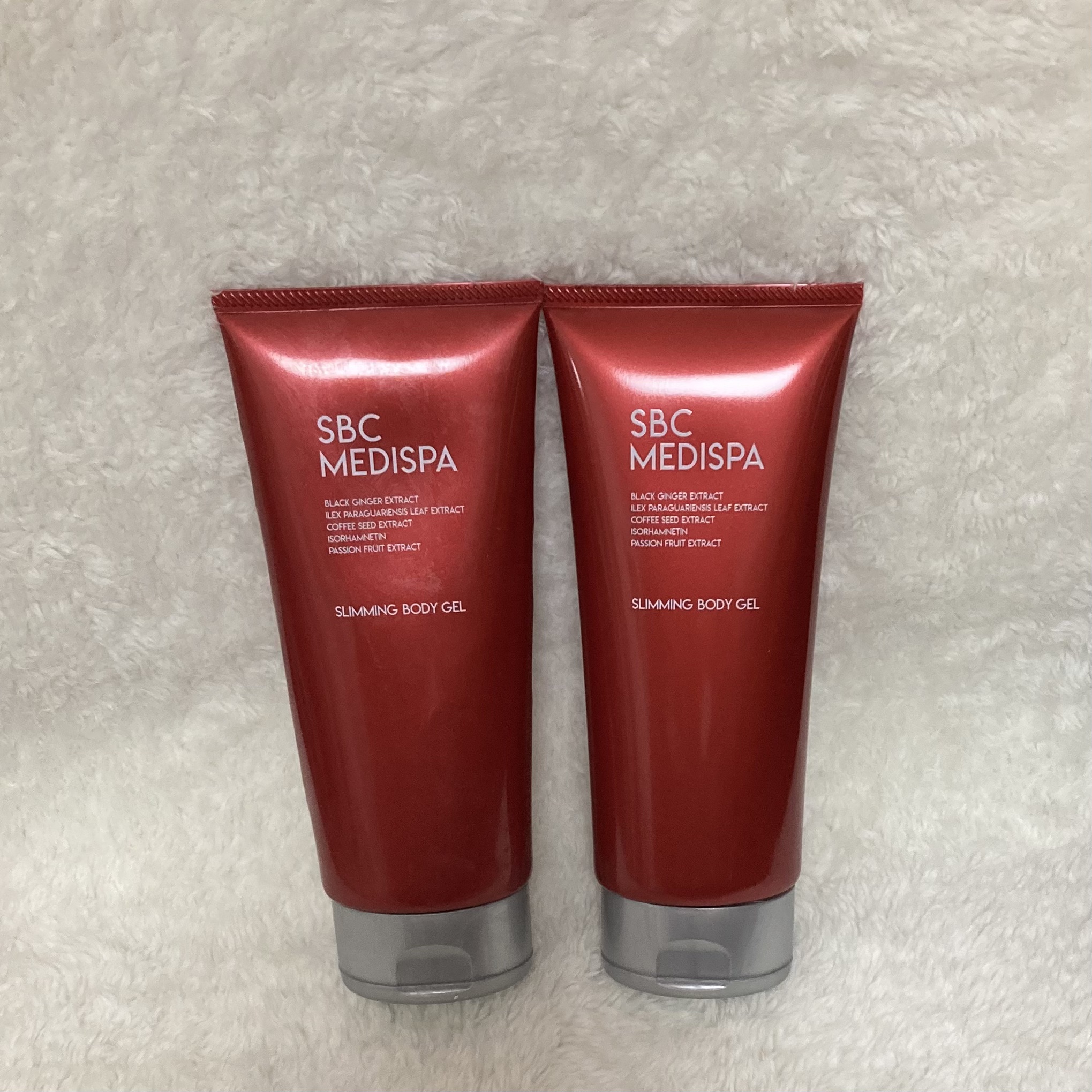 
冬に最適な使用感！

お風呂上がって、身体拭いて、
お風呂場で塗りながら軽くマッサージしてると
だんだん暖かくなってくるから、
お風呂から出ても足は暖かいまま☝️

（触ると冷たいから感覚だけかも🤣）


スリミング効果はわからんけど
