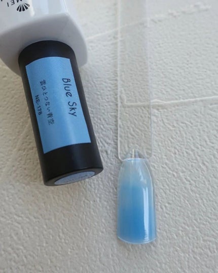 あいみょん♥️selfnail on LIPS 「🌿Green×Aurora🌿お気に入りのオーロラフレークを使っ..」(8枚目)