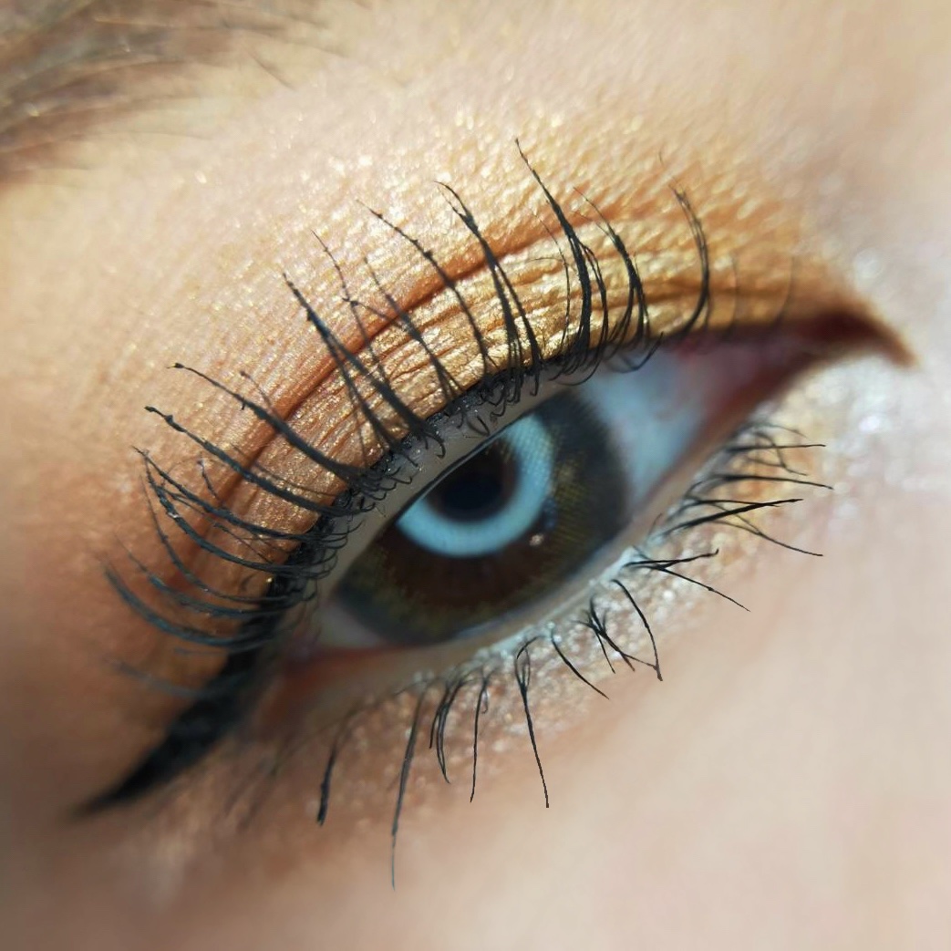 ダズルシャドウ エクストリーム/M・A・C/単色アイシャドウを使ったクチコミ（3枚目）