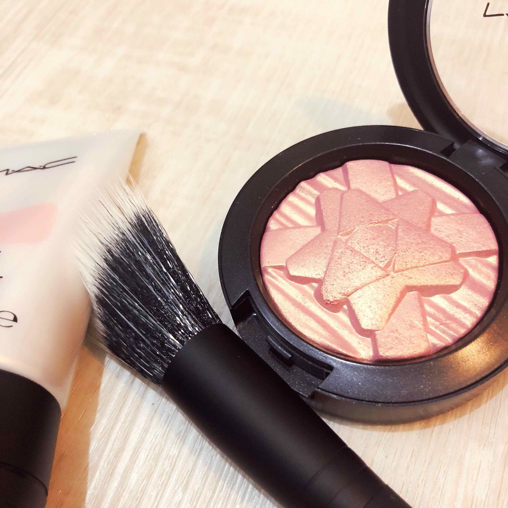 シャイニー プリティ シングス グロウ ゲッター【ホリデーコレクション 2018】/M・A・C/メイクアップキットを使ったクチコミ（2枚目）