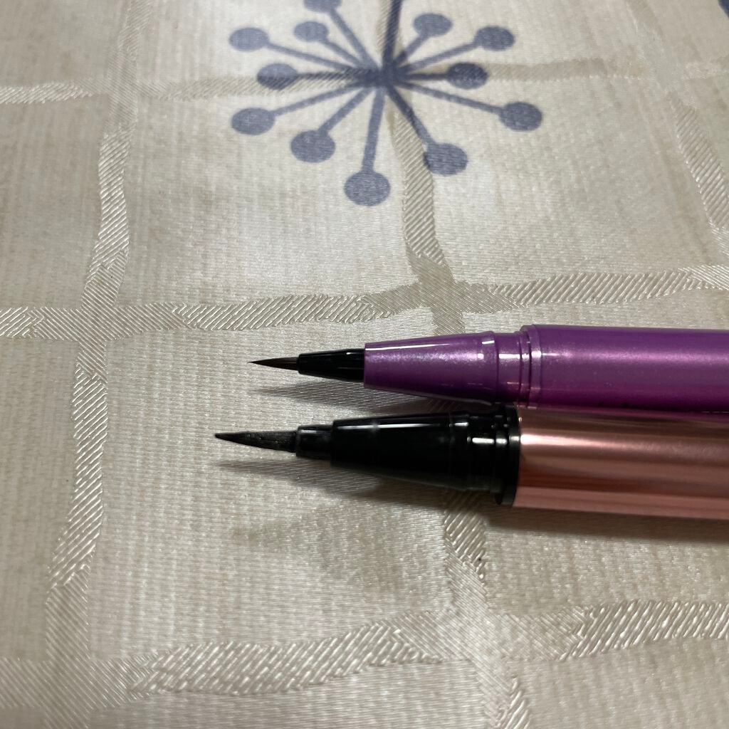 「密着アイライナー」ショート筆リキッド/デジャヴュ/リキッドアイライナーを使ったクチコミ(3枚目)