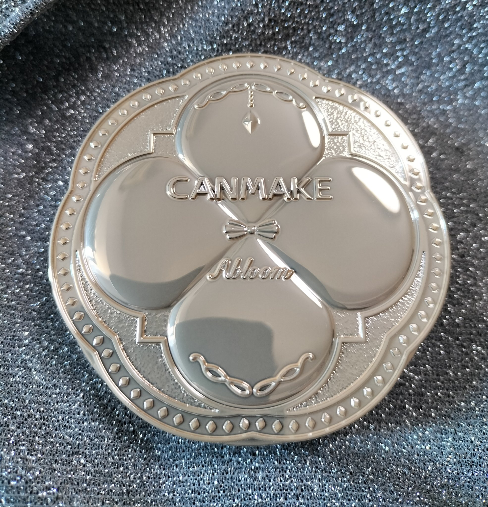 マシュマロフィニッシュパウダー　～Abloom～/キャンメイク/プレストパウダーを使ったクチコミ（3枚目）