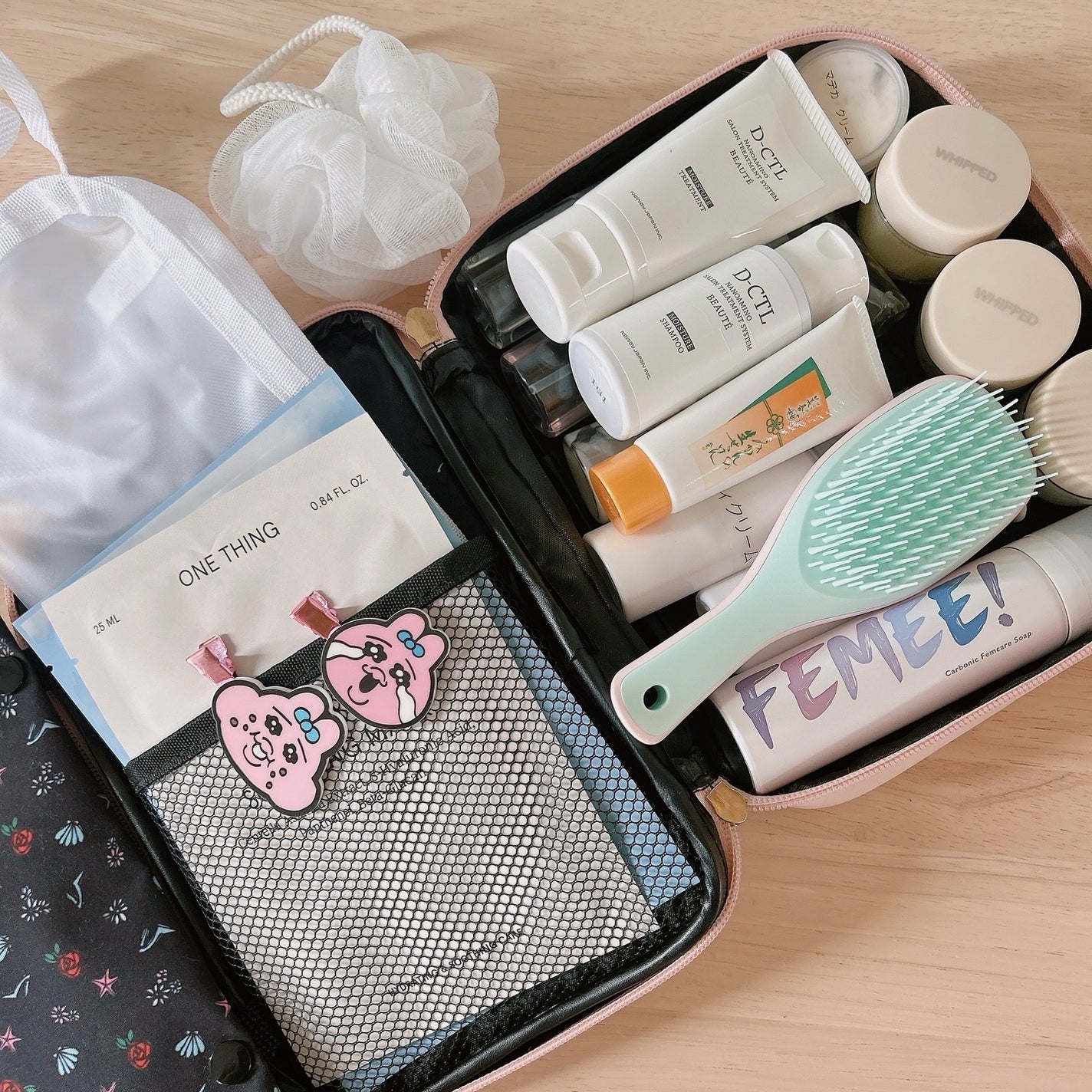 みーさん¨̮⸝⋆ on LIPS 「#whatsinmybag#whatsinmypouch1泊..」(2枚目)