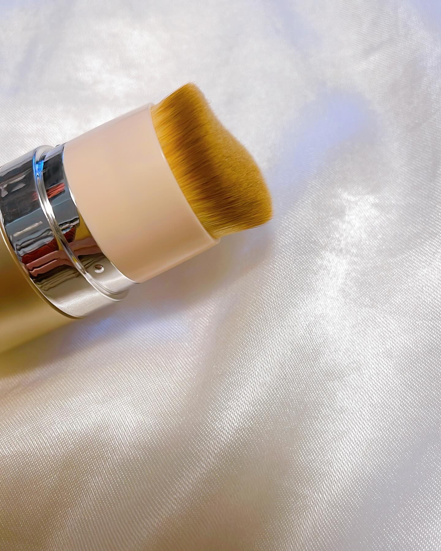 シルキースティックファンデーション/KAMIKA/その他ファンデーションを使ったクチコミ（3枚目）