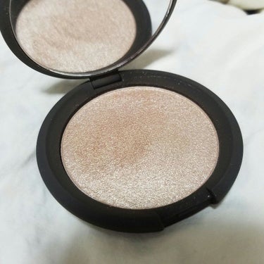 BECCA シマリング スキン パーフェクターのクチコミ「
◎BECCA
　→Shimmering Skin Perfector Pressed
　　O.....」（2枚目）