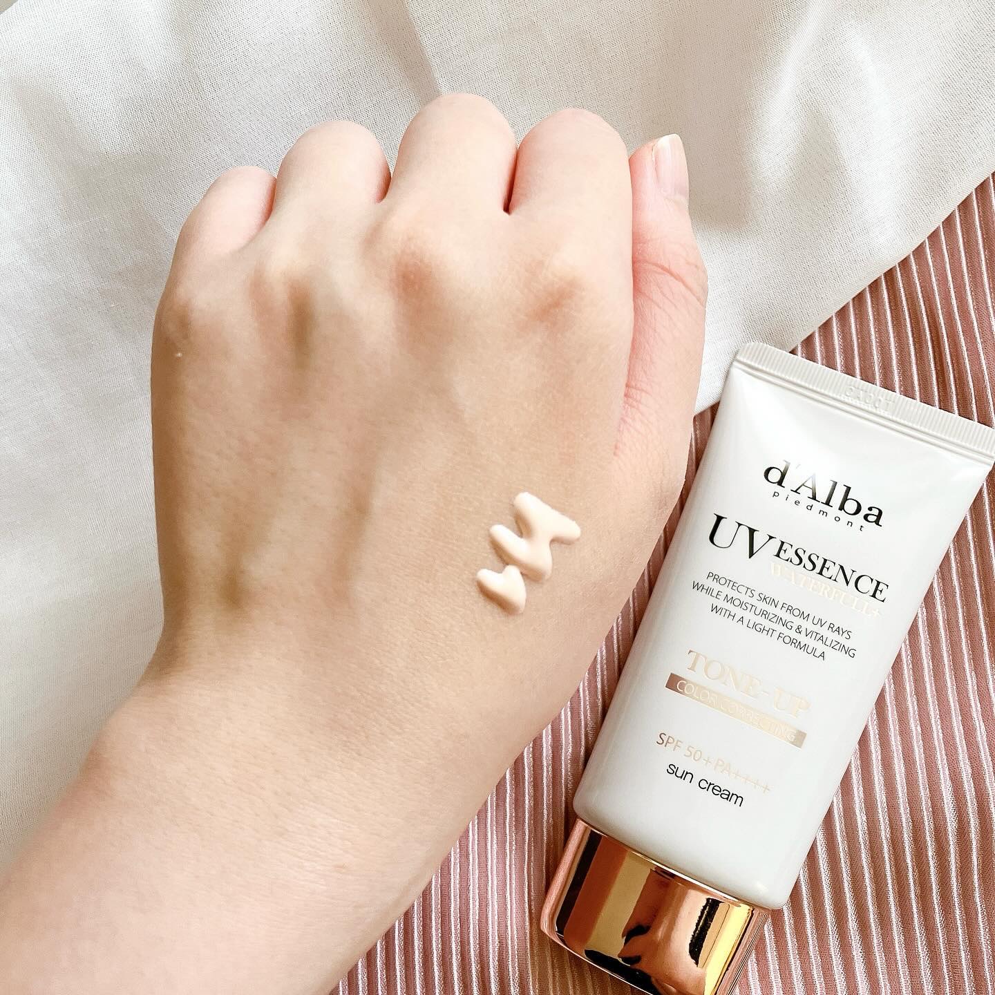 ウォータフルトーンアップサンクリーム/ダルバ/日焼け止めクリームを使ったクチコミ（3枚目）