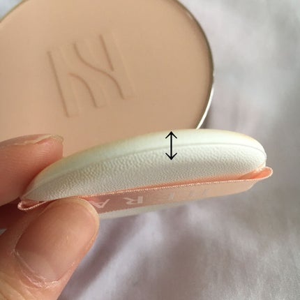 グローラスティングクッションSPF50+/PA+++ /HERA/クッションファンデーションを使ったクチコミ(2枚目)