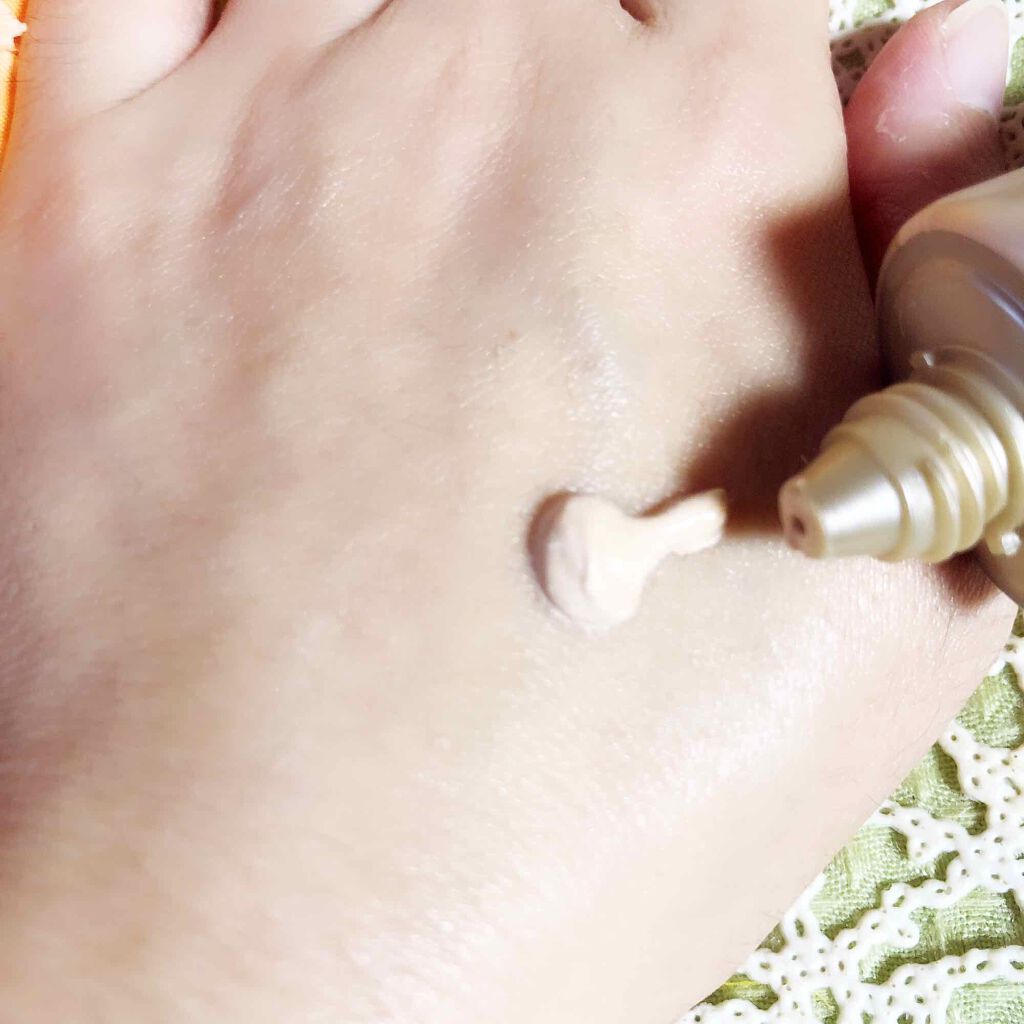 CR ティンテッド ジェル クリーム b/bareMinerals/クリーム・エマルジョンファンデーションを使ったクチコミ（2枚目）