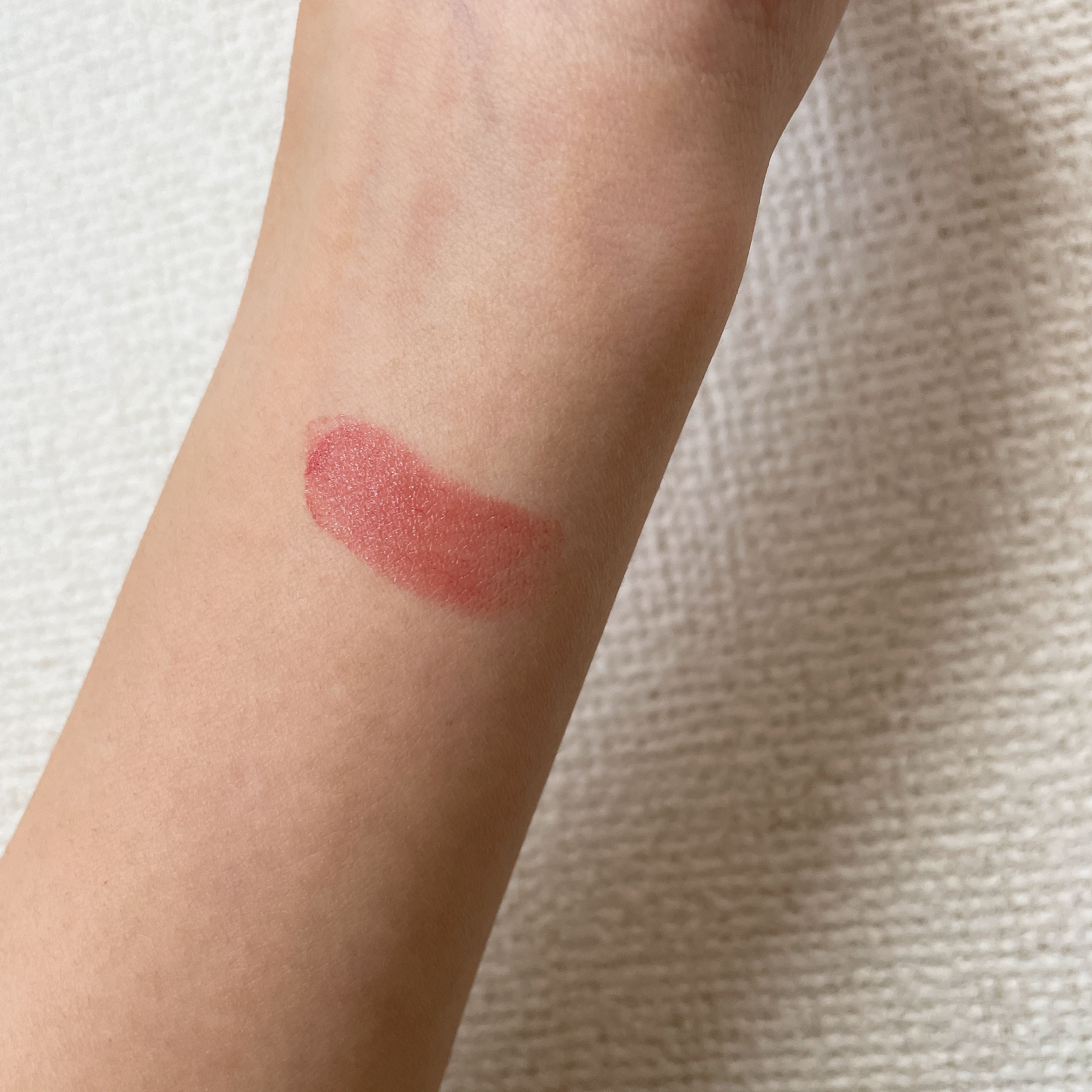 ルージュスターヴァイブラント V02 Classical Red/KANEBO/口紅を使ったクチコミ（3枚目）