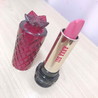 ANNA SUI リップスティック G 352

たぶんこれはもう廃盤になったかデザイン変更でなくなったものだと思うのですが、おばあちゃんに貰っていたのでレポ書かせてください😣💦

私、これの使い心地が