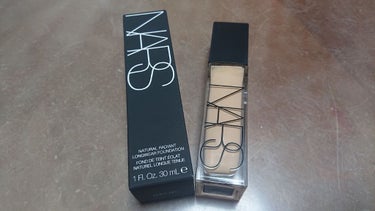 ナチュラルラディアント ロングウェアファンデーション/NARS/リキッドファンデーションを使ったクチコミ（1枚目）