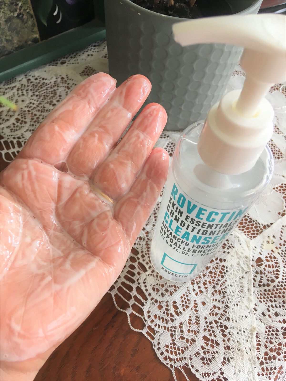 エッセンシャル クレンザー/ロベクチン/洗顔フォームを使ったクチコミ（2枚目）