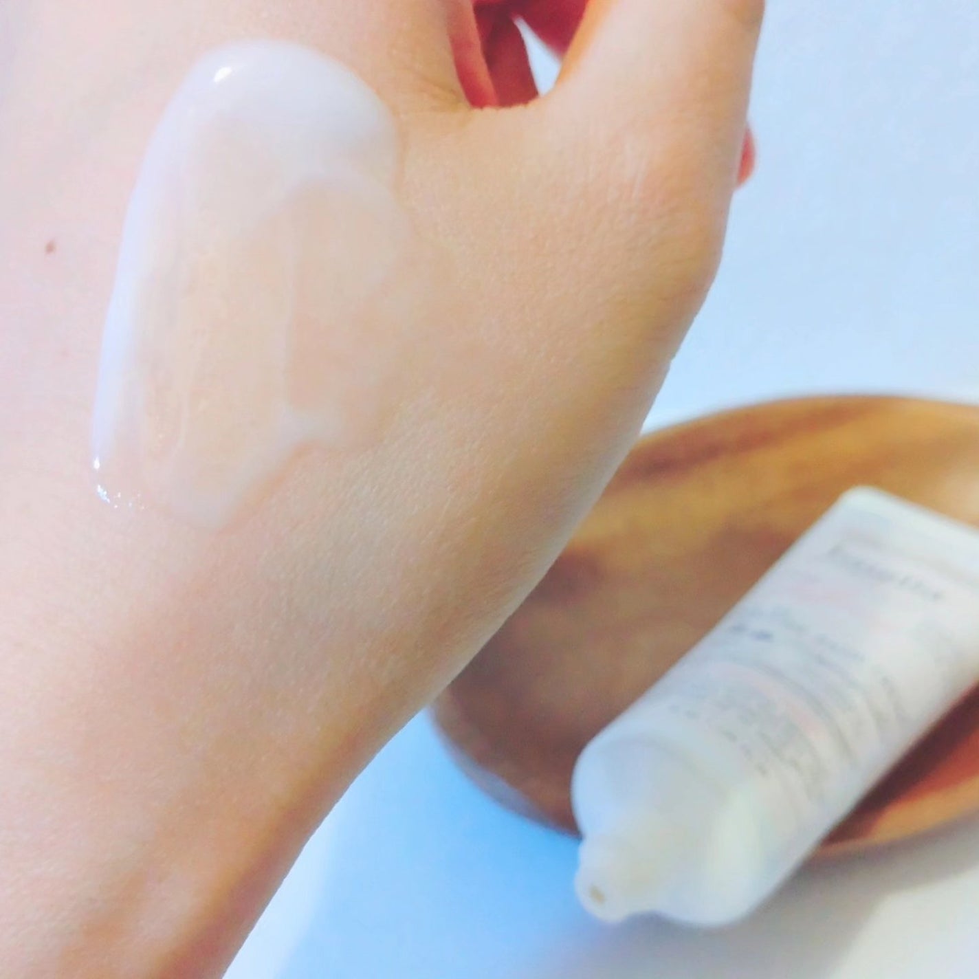 フェイバリットパフュームハンドクリーム/jmella/ハンドクリームを使ったクチコミ(4枚目)