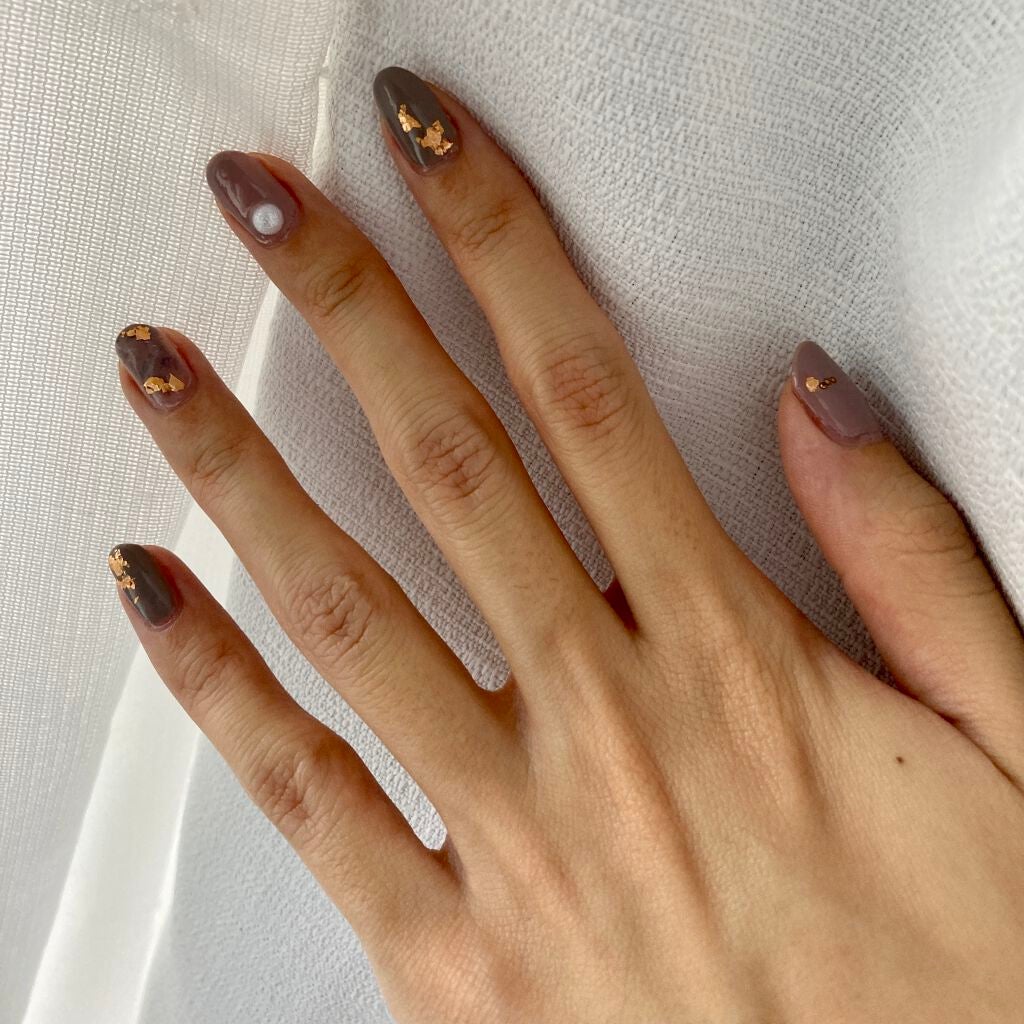 はるちゃんまん on LIPS 「2021.09.10夏の暮れにくすみカラーネイル✼••┈┈••..」(3枚目)