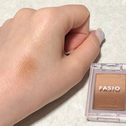 グラデーション アイカラー 03 ベージュブラウン/FASIO/単色アイシャドウの画像