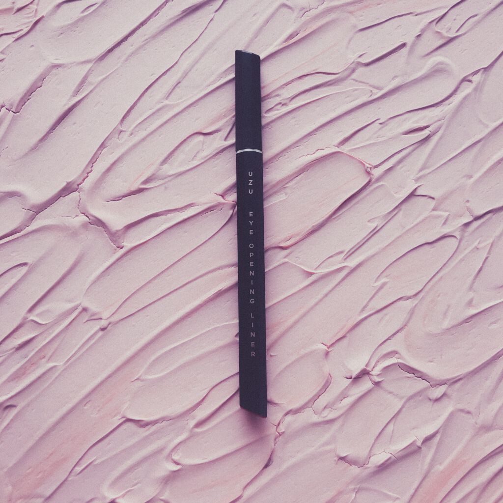 7 SHADES OF BLACK/UZU BY FLOWFUSHI/リキッドアイライナーを使ったクチコミ（1枚目）