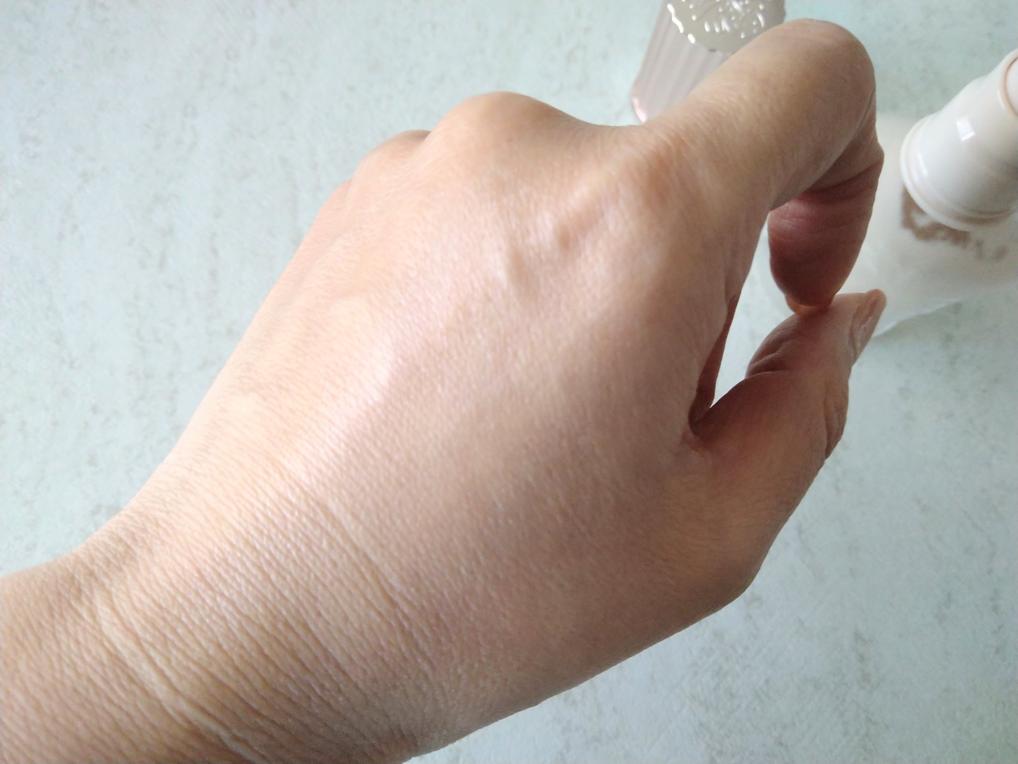 ラトゥー エクラ ファンデーション プライマー N/PAUL & JOE BEAUTE/化粧下地を使ったクチコミ（3枚目）