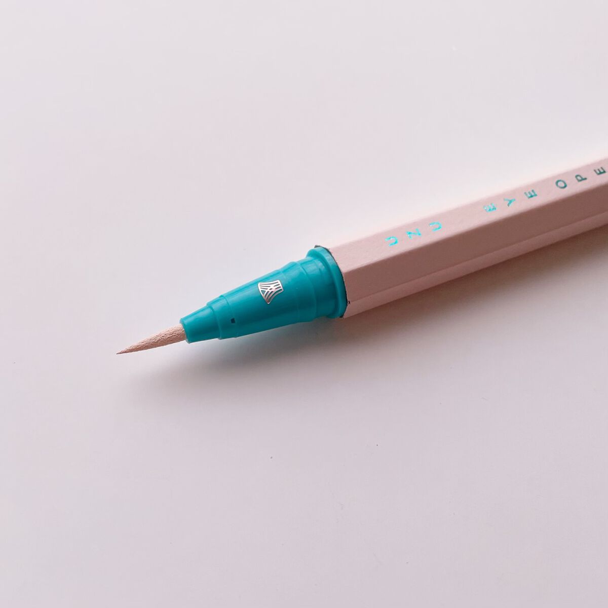 EYE OPENING LINER/UZU BY FLOWFUSHI/リキッドアイライナーを使ったクチコミ(6枚目)