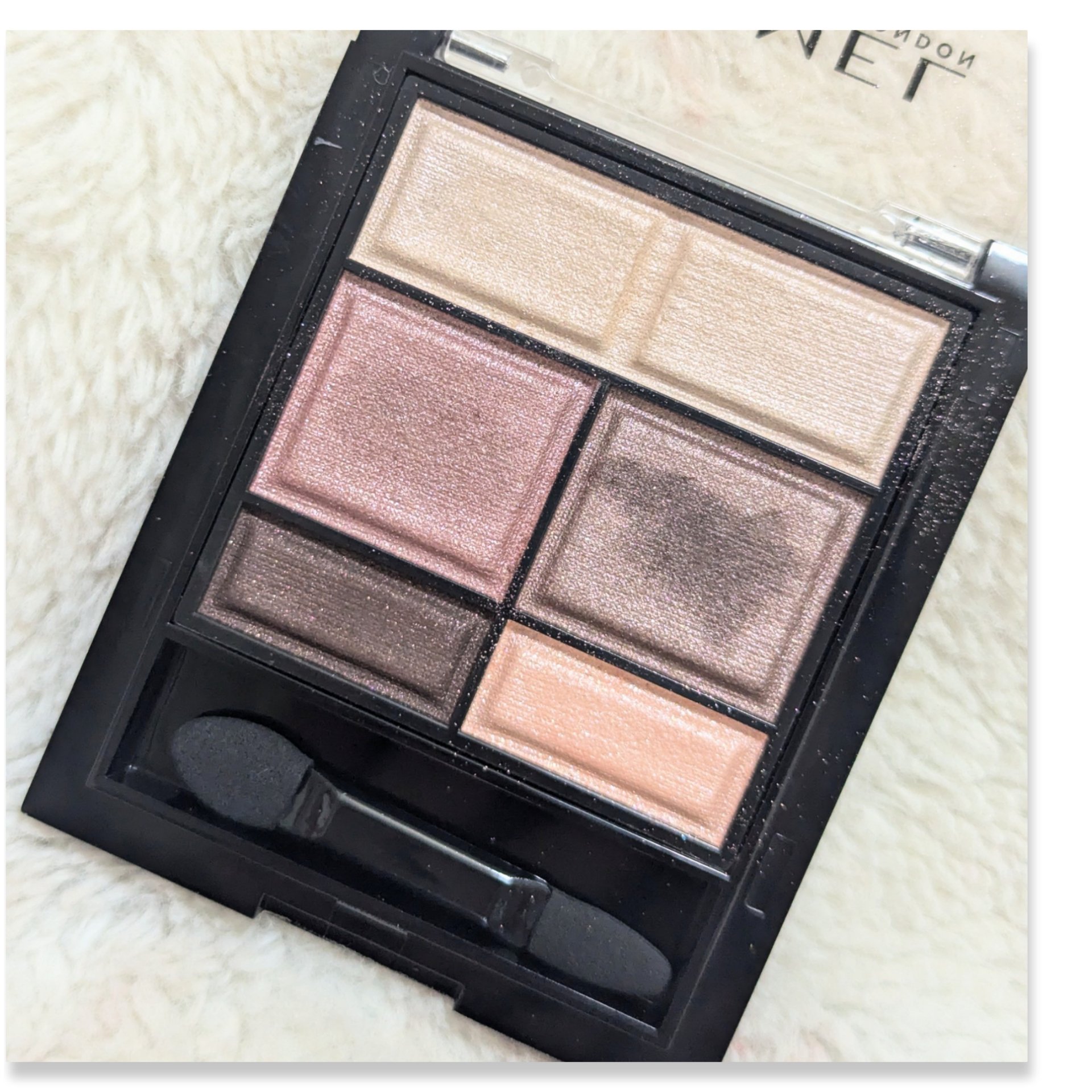 ワンダー スウィート アイシャドウ 004 ヒロイン級の可愛らしさストロベリーショコラ/リンメル ロンドン/アイシャドウパレットを使ったクチコミ（3枚目）