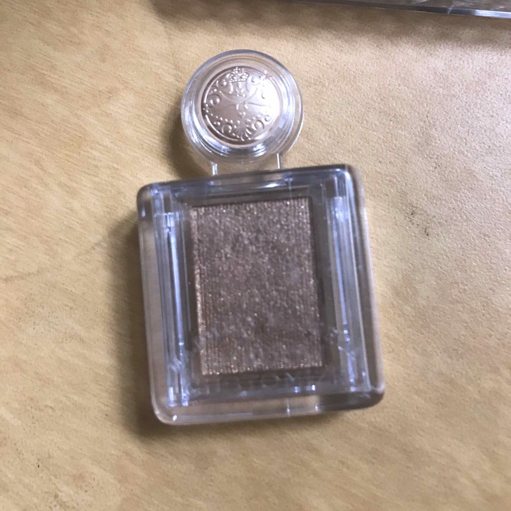 シャドーカスタマイズ BR665 ジンジャー/MAJOLICA MAJORCA/単色アイシャドウを使ったクチコミ（1枚目）