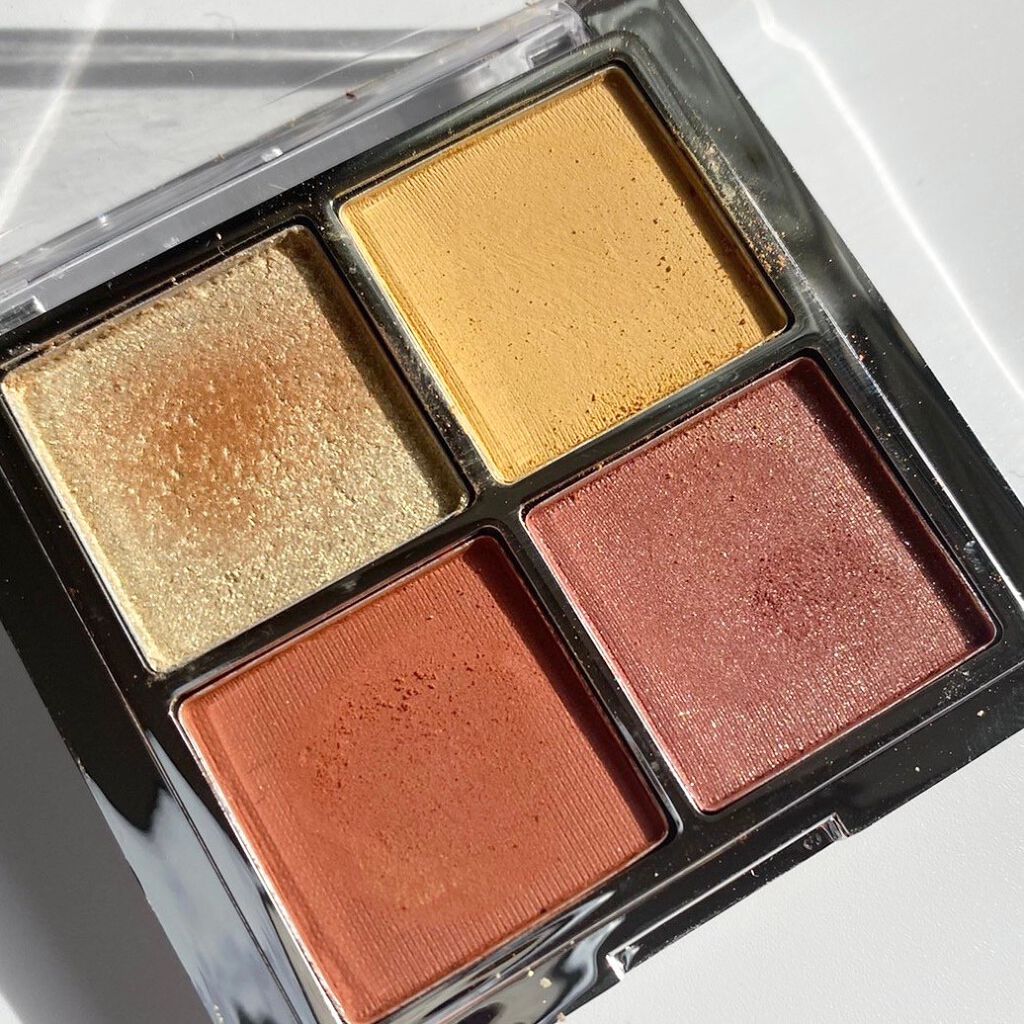 アイランドアドベンチャー4アイシャドウ/HEXZE（ヘックスゼ）/アイシャドウパレットを使ったクチコミ（2枚目）