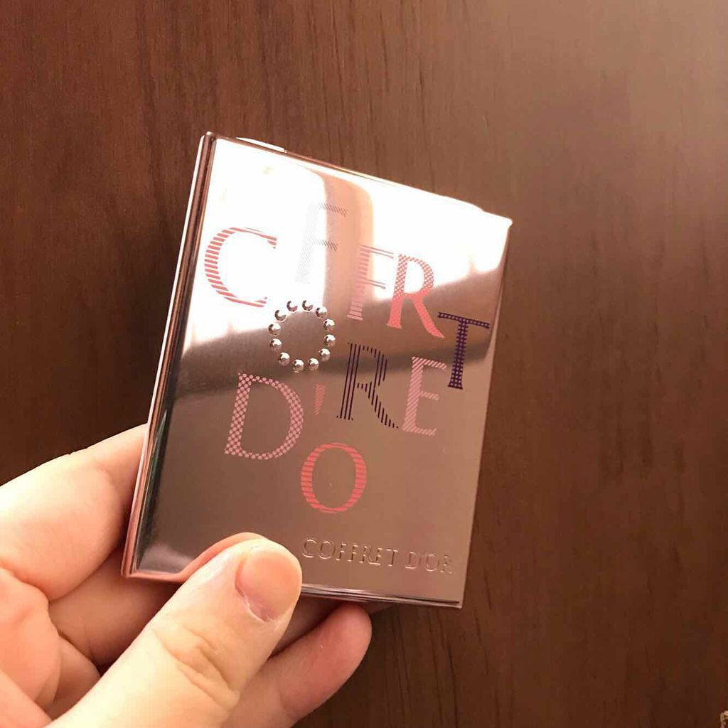 コフレドール シャイニーカラーコレクション アイ＆チークのクチコミ「コフレドール
シャイニーカラーコレクションアイ&チーク
です！

持ち運びポーチにいつも入って.....」（1枚目）