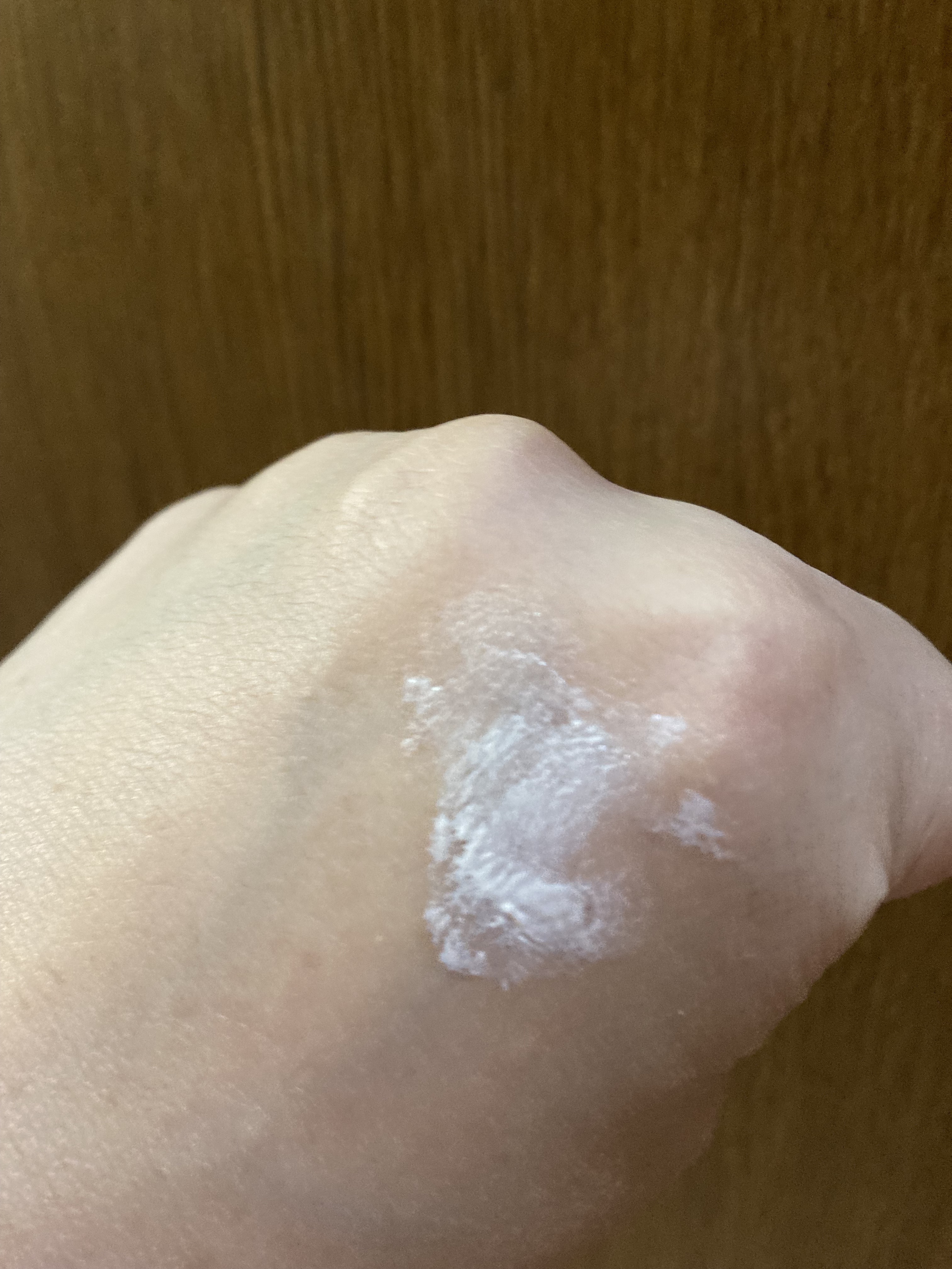 スキンカラーコントロールベース ヌーディホワイト/KATE/化粧下地を使ったクチコミ（3枚目）