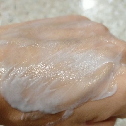 Facee クレンジングジェルバームのクチコミ「ジェルとバームを掛け合わせた新発想のクレンジング。チューブタイプ。白いクリームでコクもありつつ.....」(3枚目)