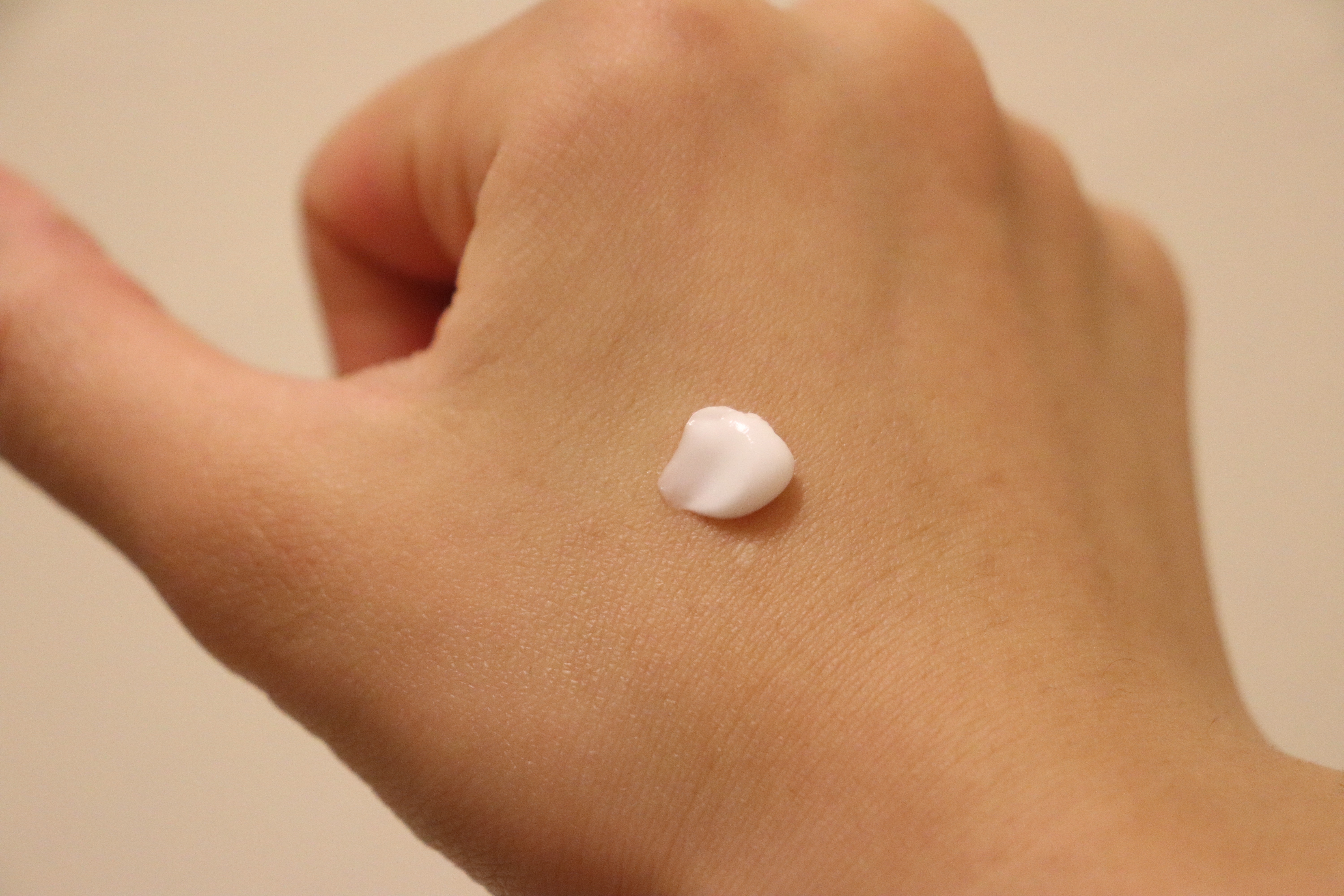 ニベアソフト スキンケアクリーム チューブ 50g【旧】/ニベア/ボディクリームを使ったクチコミ（2枚目）