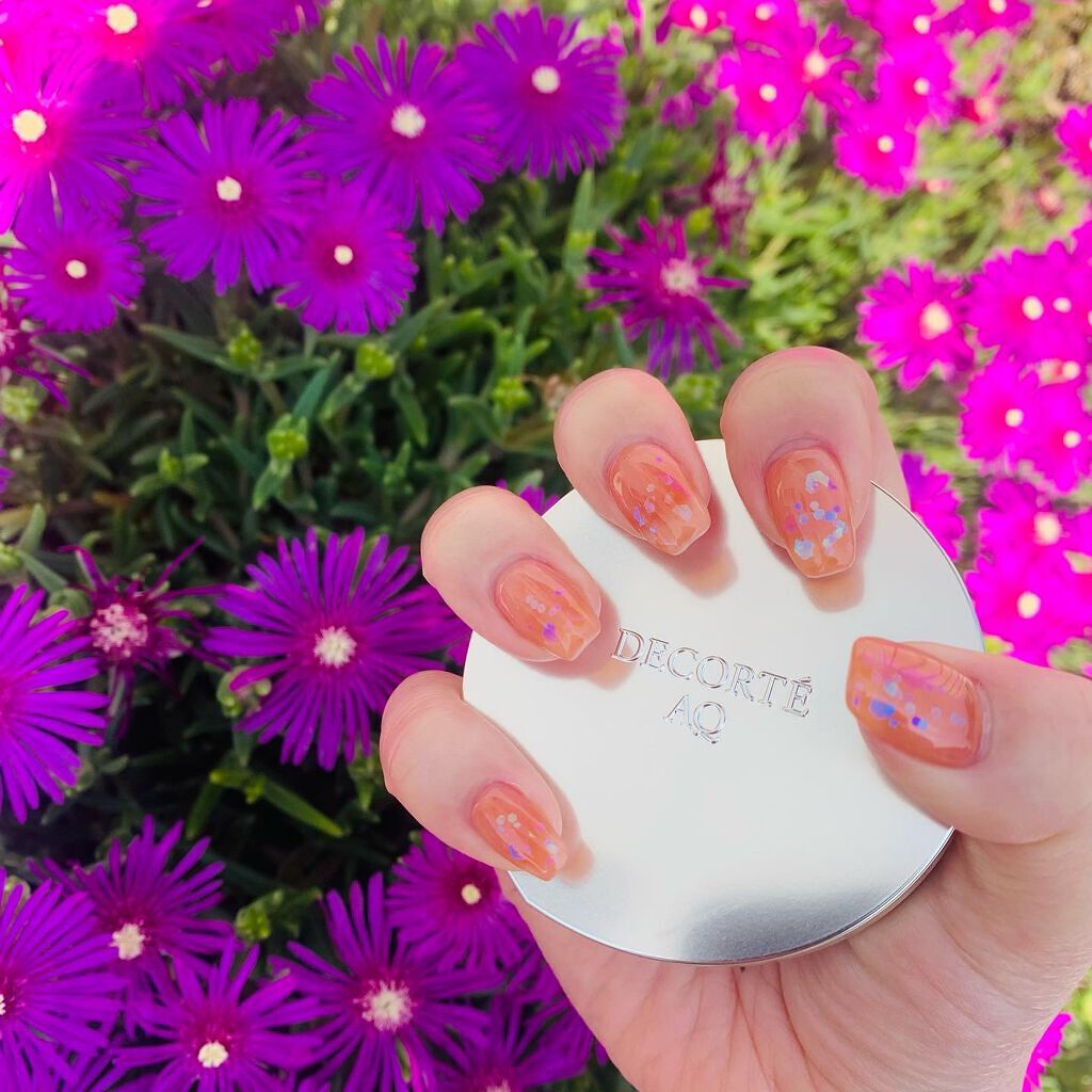 mihi on LIPS 「Newnail🍊🧊うるうるオレンジの中にホロ埋め込み♡光の当た..」(2枚目)