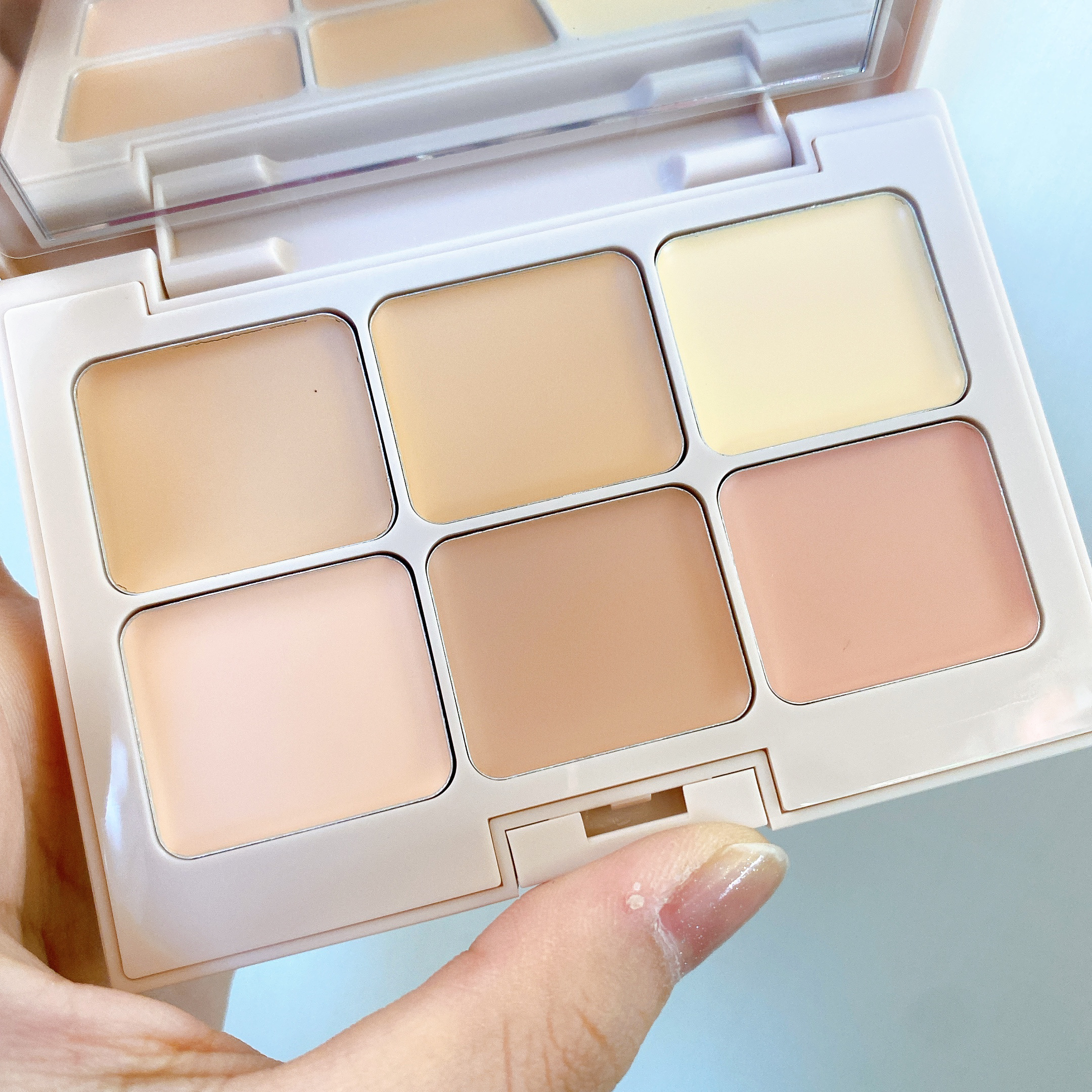 マルチフィックスコンシーラー＆カラーコレクター バニラ/SHEGLAM/パレットコンシーラーを使ったクチコミ（1枚目）