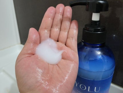 カームナイトリペアシャンプー/トリートメント/YOLU/市販シャンプーを使ったクチコミ(4枚目)