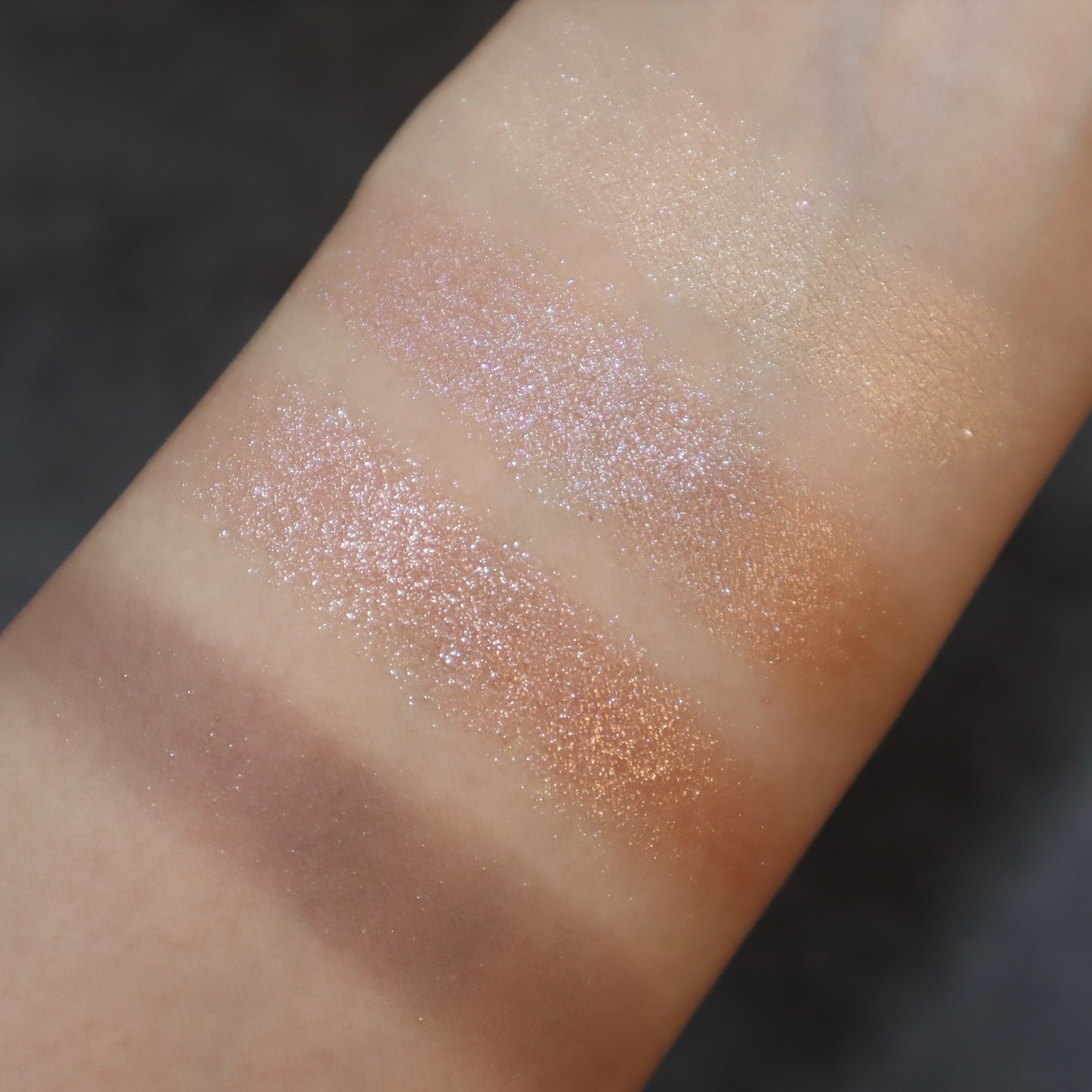 リュクス アイシャドウ クォード グロウ ウィズ ラブ コレクション スタークロスド リュクス アイシャドウ クォード/BOBBI BROWN/アイシャドウパレットを使ったクチコミ（3枚目）