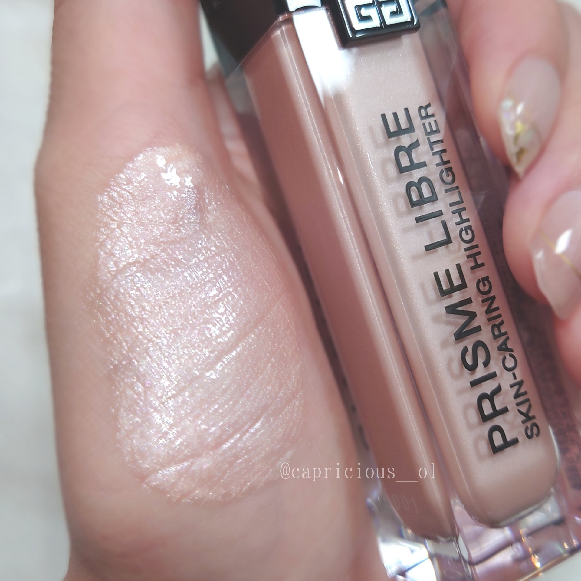 プリズム・リーブル・ スキンケアリング・ハイライター ローズ エクストラヴァガンザ/GIVENCHY/リキッドハイライトを使ったクチコミ（3枚目）