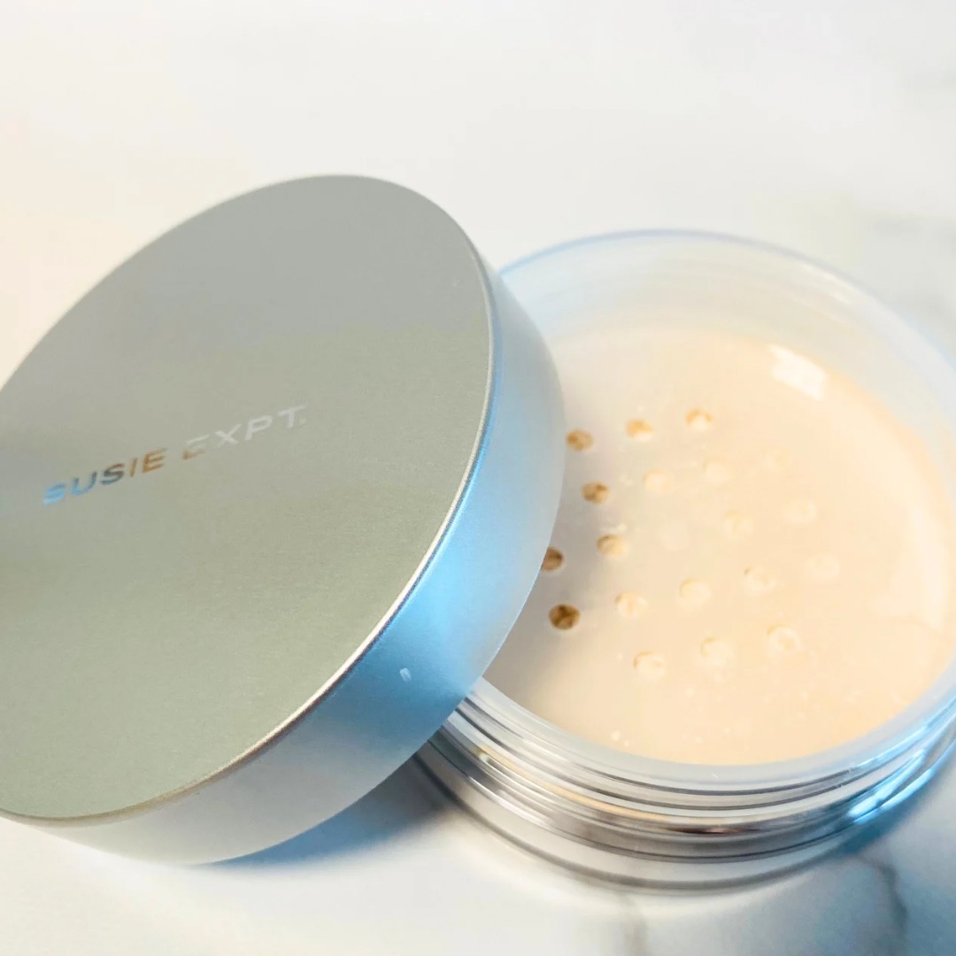 スージー エキスパート マイクロエアリーパウダーＦ/SUSIE N.Y./ルースパウダーを使ったクチコミ（3枚目）