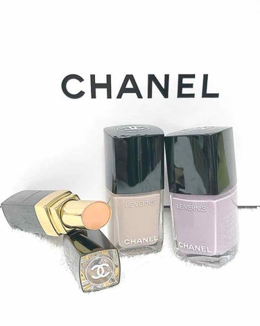 本日発売☆

CHANEL   ヴェルニ ロング トゥニュ✨
ずっっっっとチェックしていて絶対に買おうと狙っていたモノです。
限定色なのですぐになくなると思い、開店と同時にCHANELカウンターへGoし