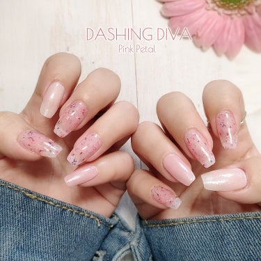 DASHINGDIVA MAGICPRESS GLAZE グレーズ 半硬化タイプジェルネイルシールのクチコミ「また春～💅

DASHING DIVA
　Pink Petal
+α
　なし

DIVAさんは.....」（1枚目）